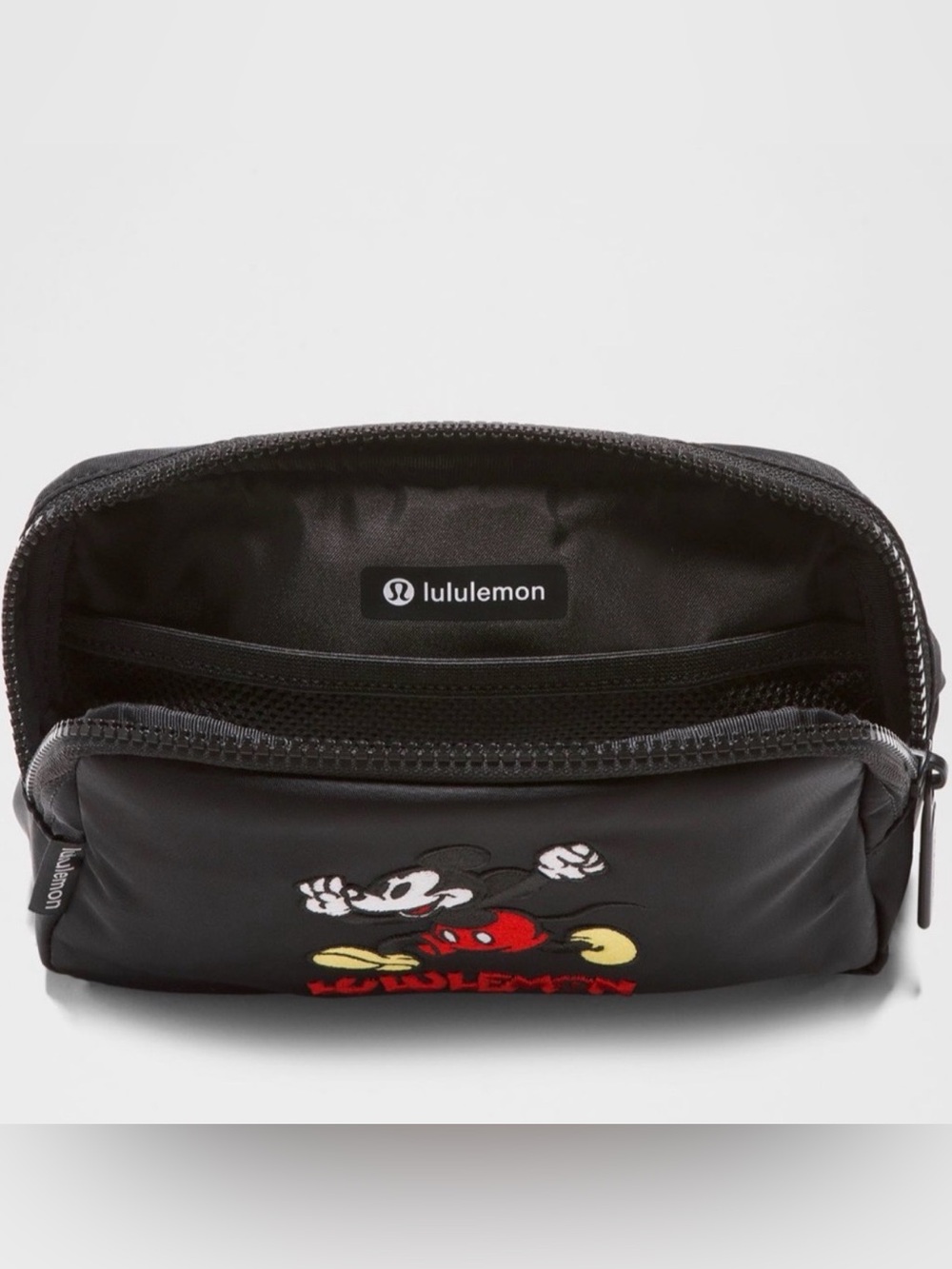 🆕 LULULEMON X DISNEY Everywhere Belt Bag 1L Mickey in Motion Graphic Black NWT - Picture 5 of 17